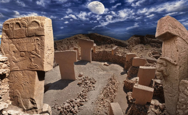 'Göbeklitepe halkı, bugünkü insanlarla aynıydı, ellerine telefon verseniz Facebook'ta takılırlardı'