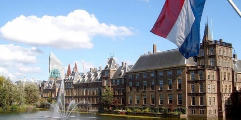 Hollanda'dan skandal karar