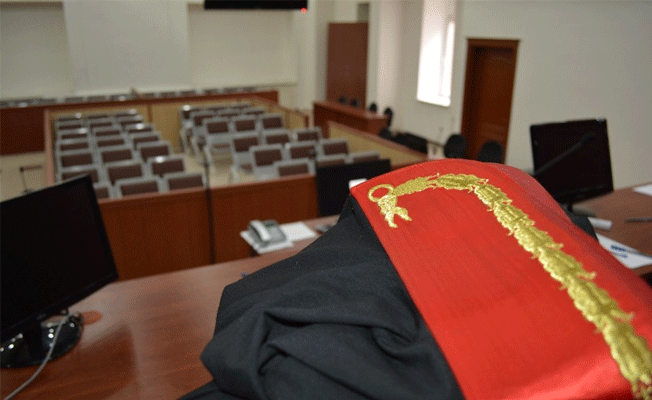 Havalandırma boşluğundan firara kalktı, hakimin odasına düştü