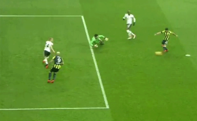Beşiktaş – Fenerbahçe derbisinde olaylı gol