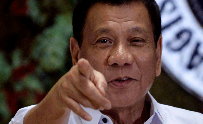 Duterte: İki karım olduğu için maaşım da daha fazla olmalı
