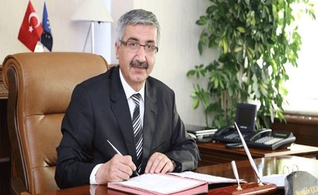 Vali kazayı gördü... Anonsu geçerek yardımcı oldu