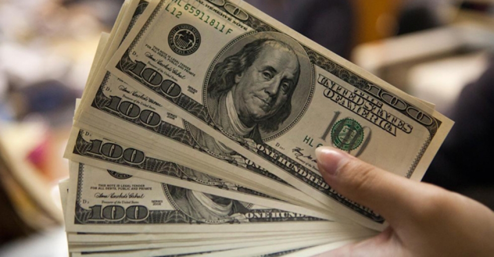 Beklenen veriler geldi: Dolar düştü
