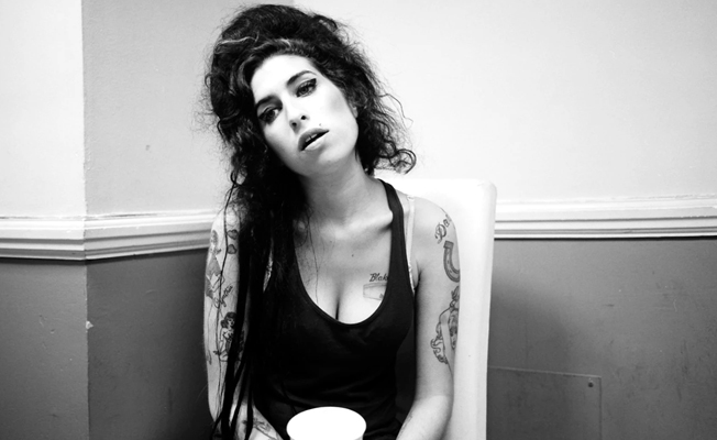 Winehouse'un ünlü olmadan önce kaydettiği şarkı ortaya çıktı!