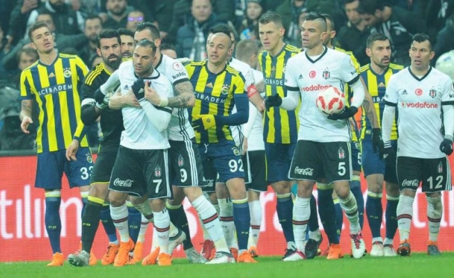 Derbide ortalık karıştı: 3 kırmızı kart 4 gol