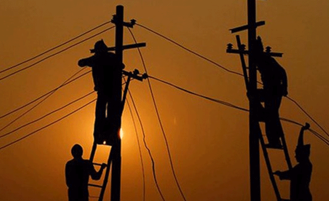 ABD'de 3 milyon kişi elektriksiz kaldı