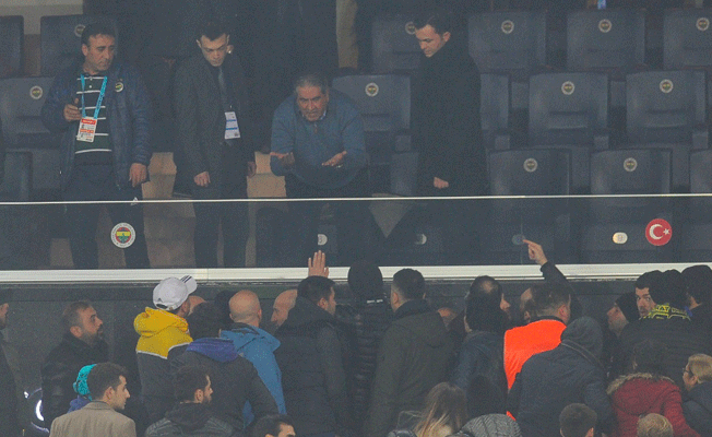 Mahmut Uslu ile taraftar arasında gerginlik!