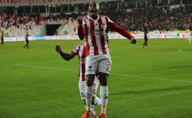 Robinho: Giuliano etkileyici oyuncu ama bir Alex de Souza değil
