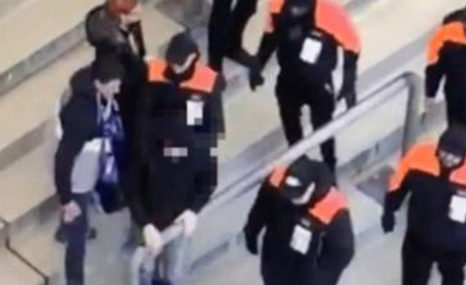 Tribünde mastürbasyon yaparken kameralara yakalandı