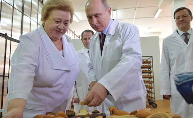 Putin'den 8 Mart mesajı: Erkeklerden daha avantajlısınız