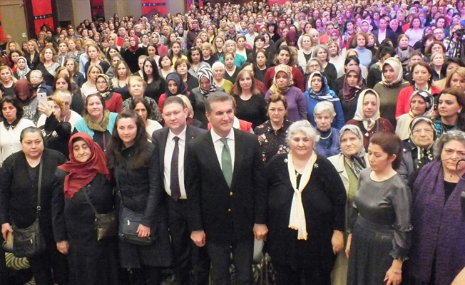 Sarıgül kadınlar gününde adaylık sinyali verdi, kadınlardan oy istedi