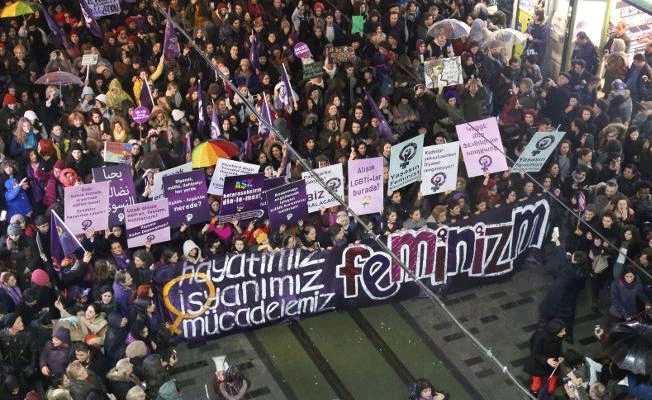 Feminist gece yürüyüşü Beyoğlu’nda başladı