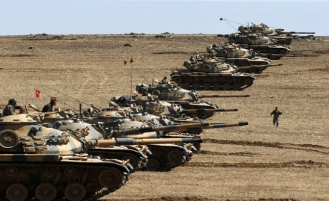 Türk askeri Afrin sınırında