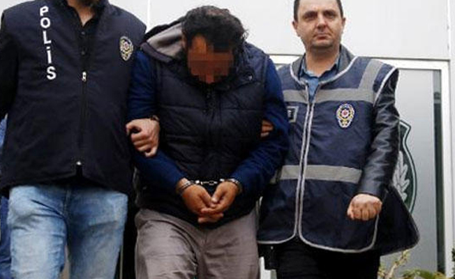 Kuran Kursu hocasına bikini giydirdiler
