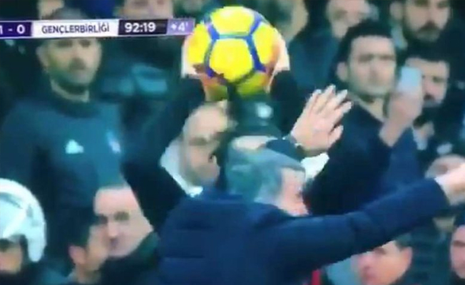 Saha kenarını karıştıran hareket! Ümit Özat çıldırdı