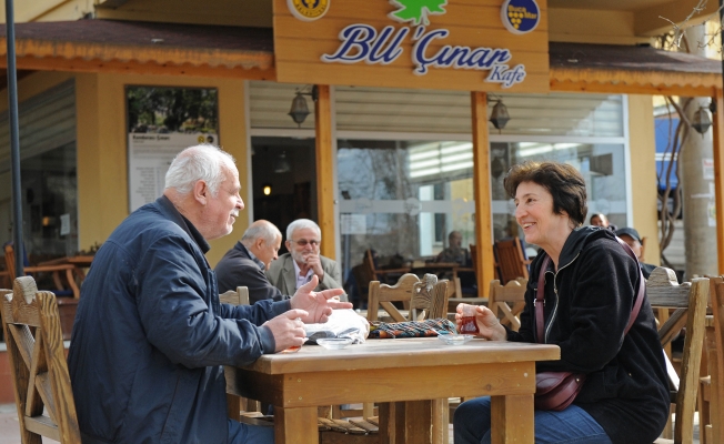 Buca’da  'Çaylar Bizden'