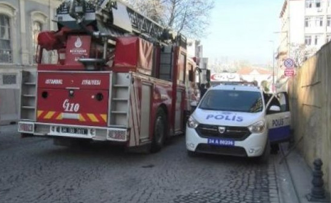 Restorasyon halindeki binada intihar etti