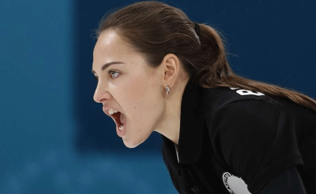 Rus Angelina Jolie'ye teklif yağıyor!