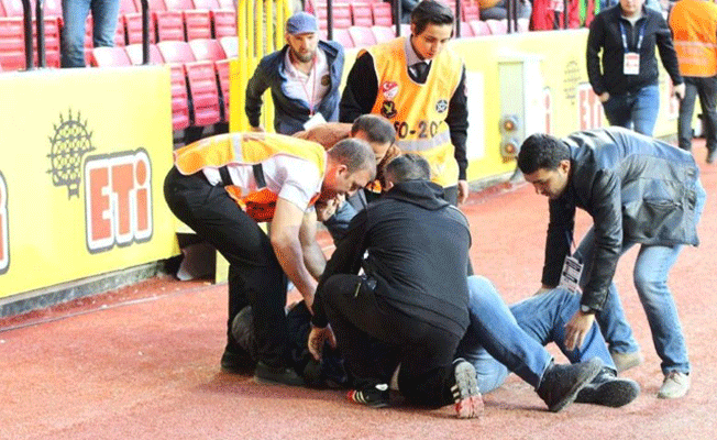 Eskişehirsporlu yönetici maç sırasında kalp krizi geçirdi