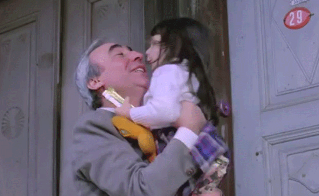 Çıplak Vatandaş filminde oynayan çocuk oyuncu Burçin Terzioğlu çıktı