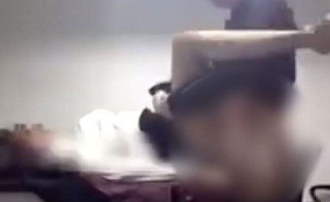 Video konferans görüşmesini kapatmayı unuttu, cinsel ilişkiye girdi...