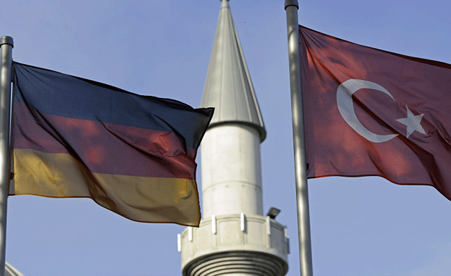 Almanya’daki cami kundaklamalarının arkasında kim var?