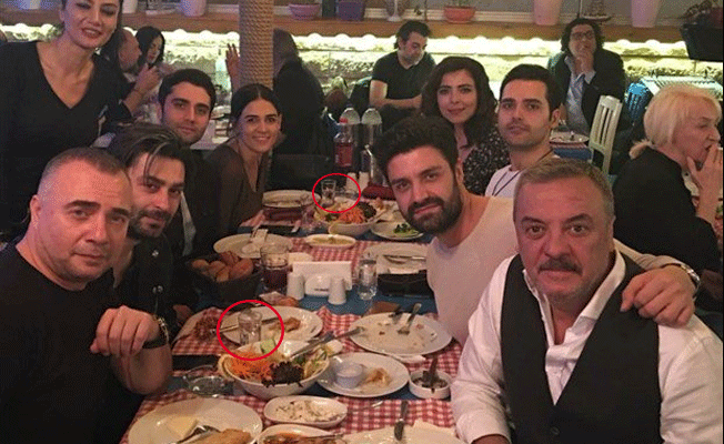 Rakı bardaklarını sakladılar, sosyal medya yıkıldı