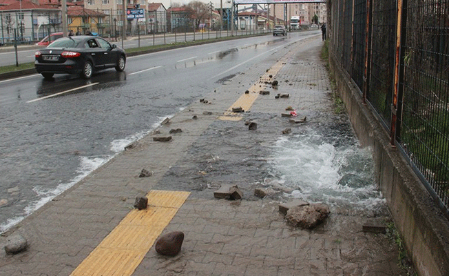 Zonguldak'ta yükselen su korku dolu anlar yaşattı