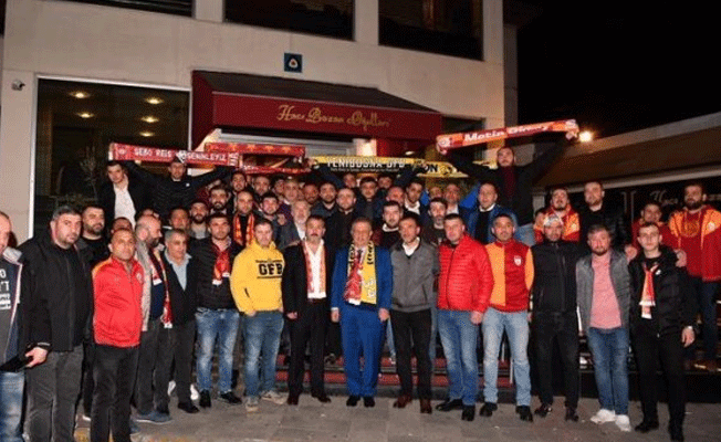 Fenerbahçe ve Galatasaray taraftarları derbi öncesi buluştu