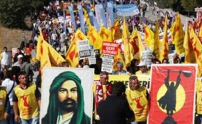 Pir Sultan Abdal Kültür Derneği yöneticileri gözaltına alındı