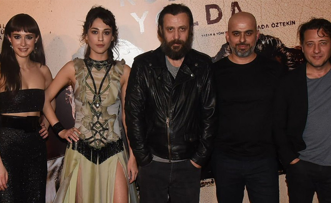 Galada skandal olay! Seviştiler!