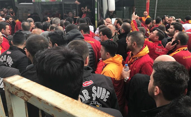 Kadıköy'e bakın ne alarak gidiyorlar!