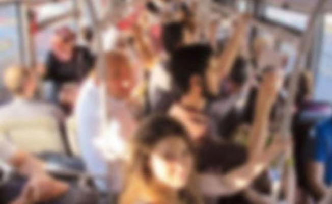 52 yaşındaki adamdan metrobüste üniversiteli 2 kız örenciye taciz iddiası