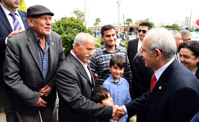 CHP lideri şehit aileleri ile buluştu