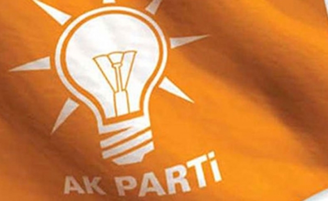 Akit yazarı AKP için ‘Bu hızla irtifa kaybederse kayaya toslayacak’ diye yazdı