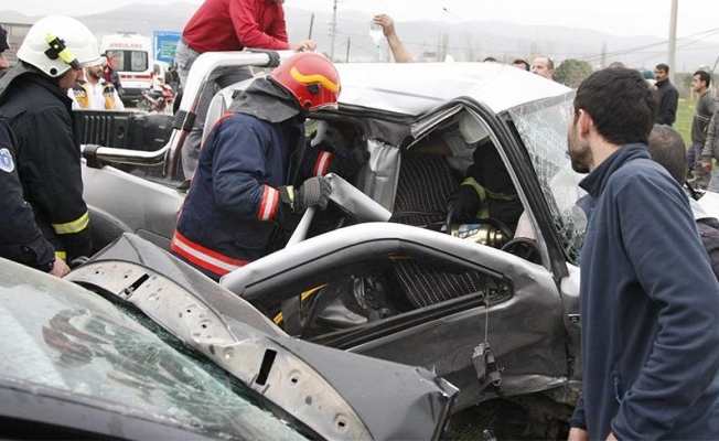 MHP eski İlçe Başkanı kaza yaptı, eşi öldü