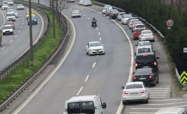 Emniyet şeridinde ‘ters gitme’ konvoyu
