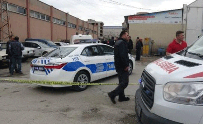 Sanayi sitesinde silahlı kavga: 3 yaralı