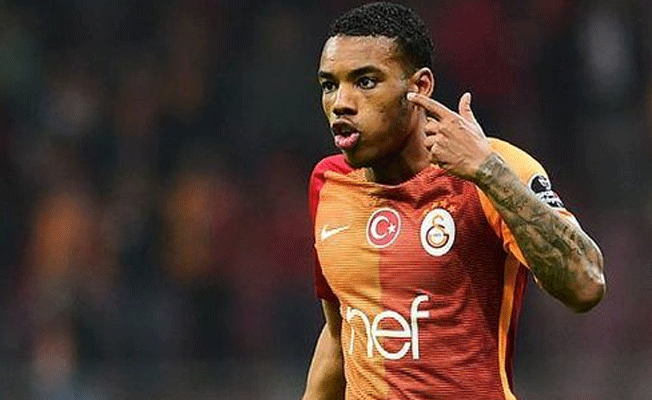 Cimbomlu yıldız Cenk Tosun'un yanına...