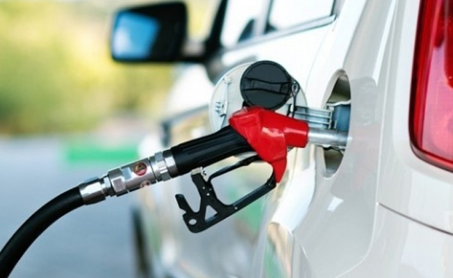 Benzine yeni zam yapıldı