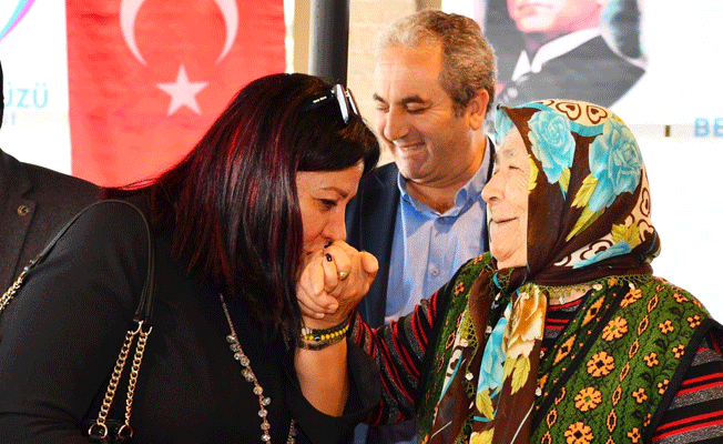 Ruhları genç konuklar yaşlılar haftasını kutladı