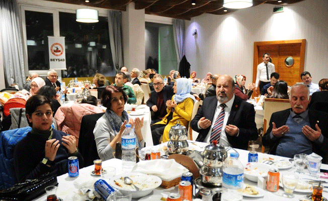 Şehit aileleri ve gaziler yemekte buluştu
