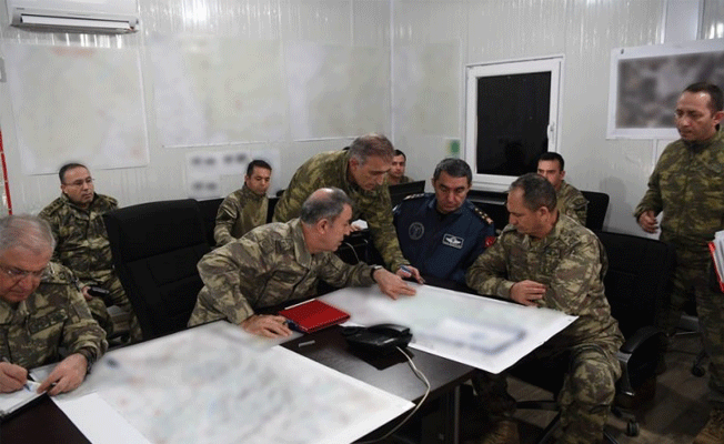 Son dakika! Hulusi Akar, Afrin sınırında
