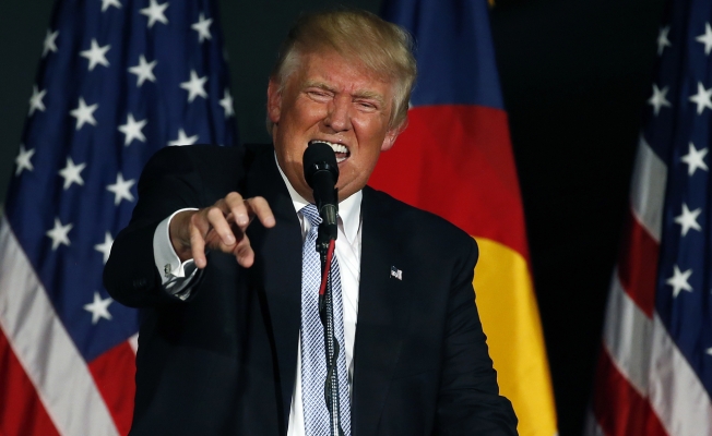 Genelgeyi imzaladı: Ve Trump 'savaş'ın fitilini ateşledi