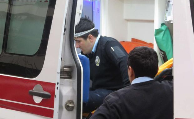 Hırsız polise kürekle saldırdı: 4 yaralı