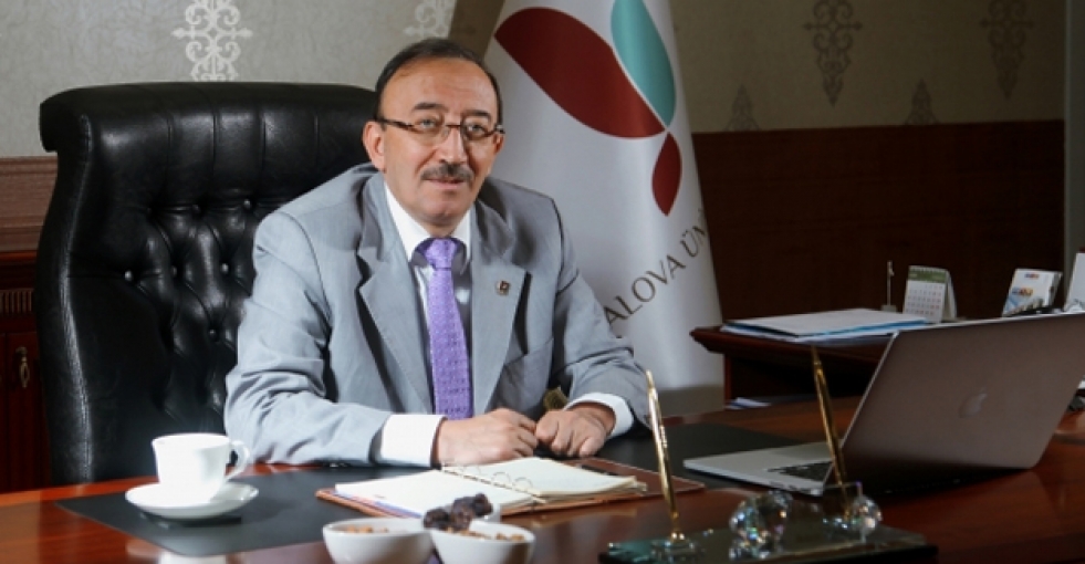 Yalova Üniversite'sinin eski rektörü gözaltında