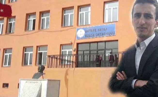 Okul müdürünü sırtından bıçakladı