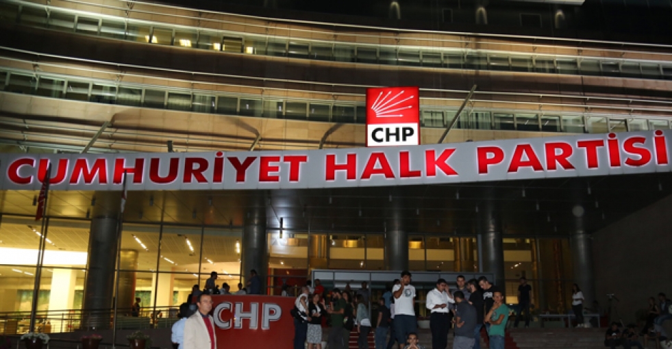 CHP: Şamar oğlanı bir başbakan ve hükümetle ülkenin sorunları çözülmez