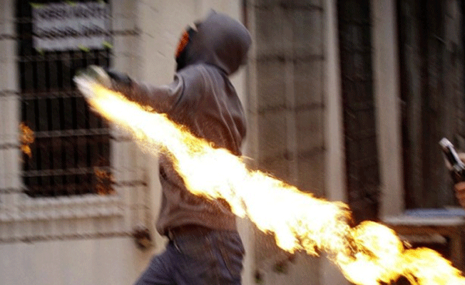 Almanya'da camiye molotoflu saldırı