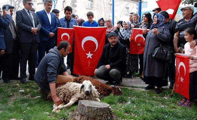 Naaşı bulunan Afrin şehidi için kurban kestiler